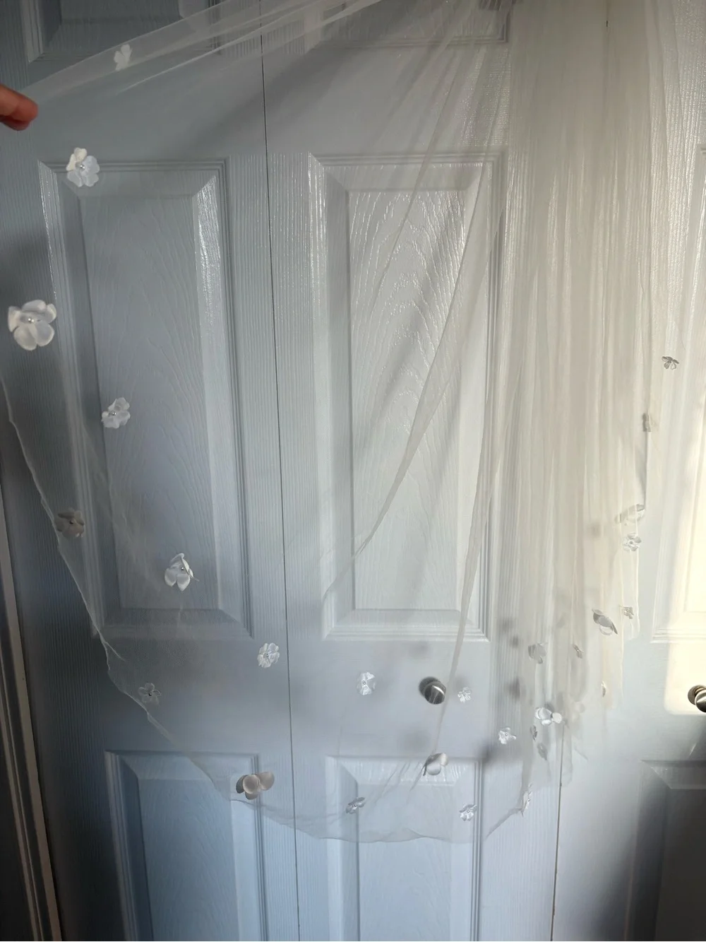 David’s Bridal | Ivory Single-Tier Tulle Bridal Veil with Floral Appliqués